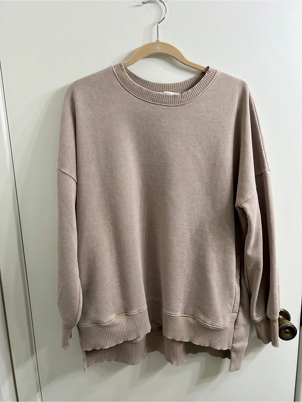ZENANA Acid Wash Fleece Hi-Low Hem Pullover Sweatshirt in Ash Mocha